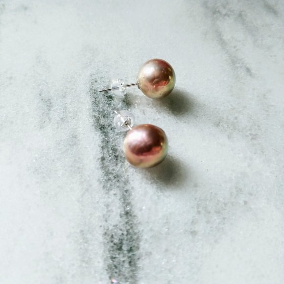 Nucleated Baroque Edison Pink Stud Earrings - Picture 3 of 4